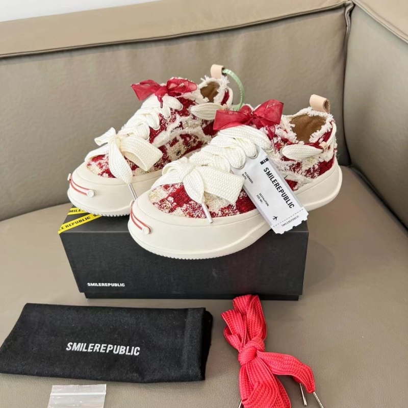 Smilerepublic Canvas Shoes